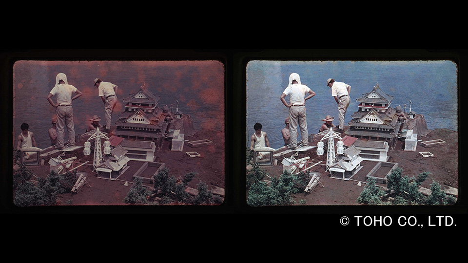 経年により劣化・褪色してしまった『キングコング対ゴジラ』（1962年）のメイキング写真のスキャンデータ（左）と、デジタル補正により鮮明になった画像データ（右）